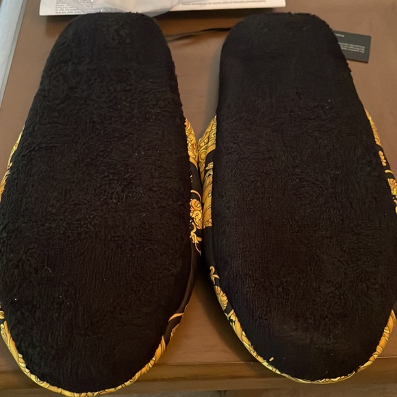 Versace slippers - Picture 5 of 6